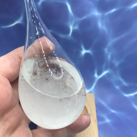 Beautiful glass water drop weather forecaster - Picture 4 of 12